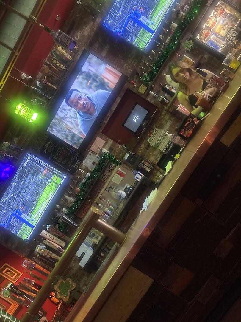 Paulie's Pizza Pub
